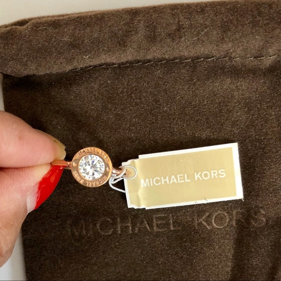 NWT MICHAEL KORS Brilliance Rose Gold Crystal Ring - Picture 2 of 7